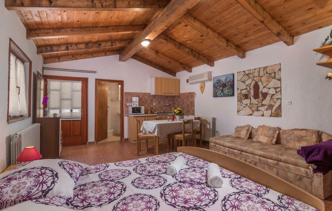 Apartmani Zikovic Porec Esterno foto